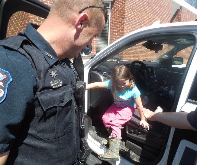 Office Nix, Corinth Police Department - National Library Week 2019