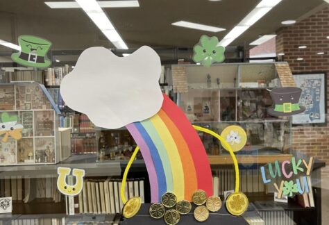 The Pot o' Gold! 💰 Corinth Library March 2022 St. Patrick's Day decorations.