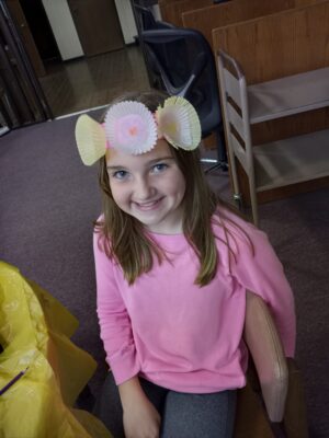 My granddaughter, Logann, came by to make her own flower 👑